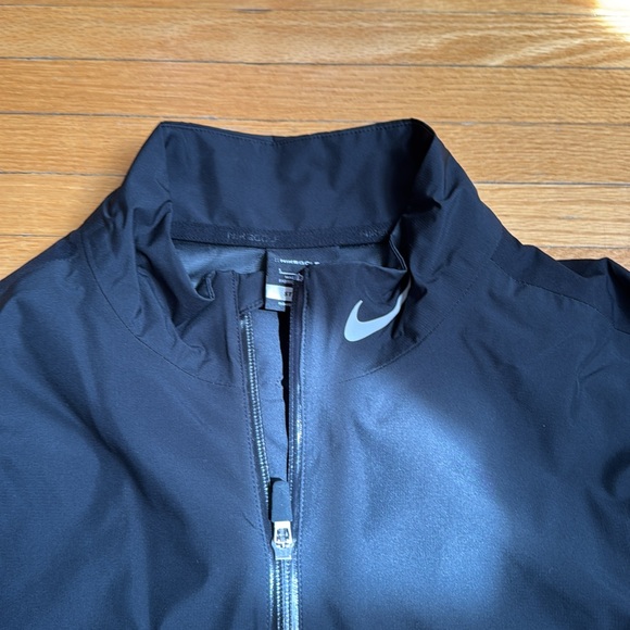Nike Golf Men’s WaterProof Jacket - Picture 3 of 3